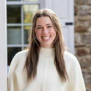 RA Headshot Kelly McGlinn